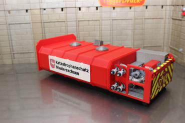Roll-off container for firefighting water