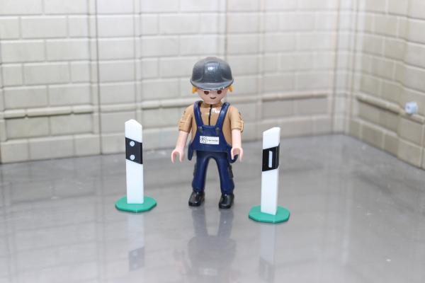 Delineator posts