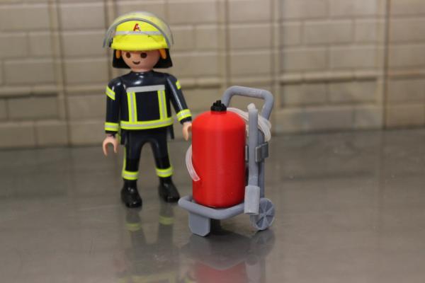 Fahrbarer Pulverlöscher